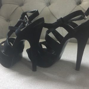 Steve Madden Black Suade Shoes